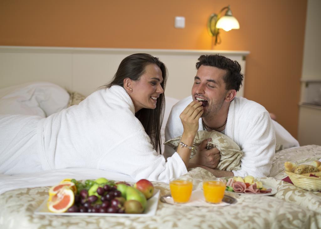 Spa Hotel Cajkovskij Κάρλοβι Βάρι Εξωτερικό φωτογραφία
