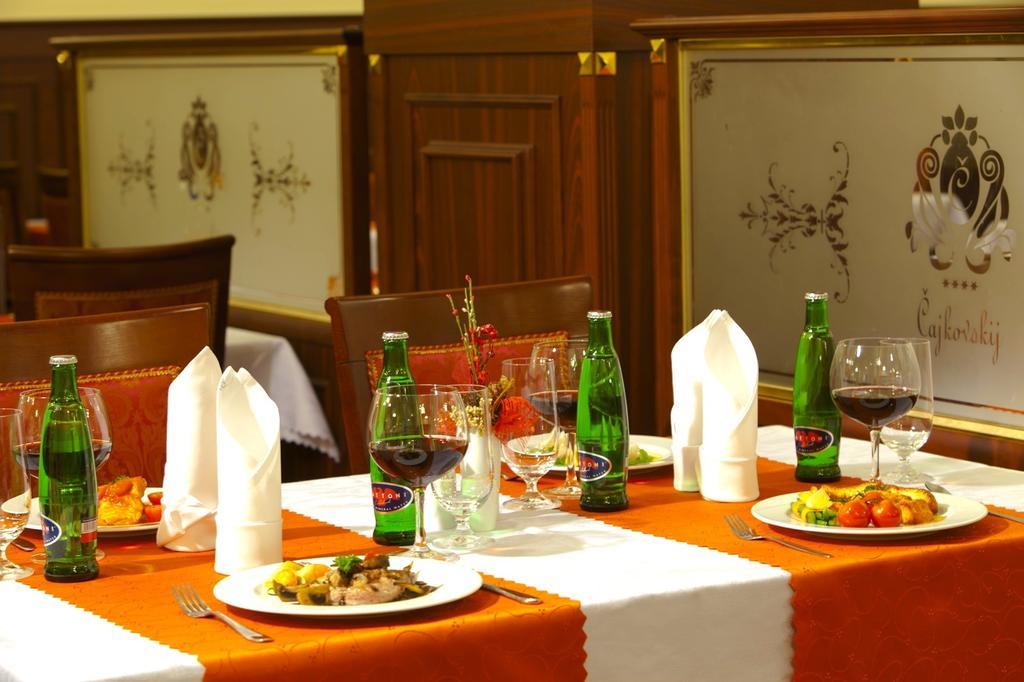 Spa Hotel Cajkovskij Κάρλοβι Βάρι Εξωτερικό φωτογραφία
